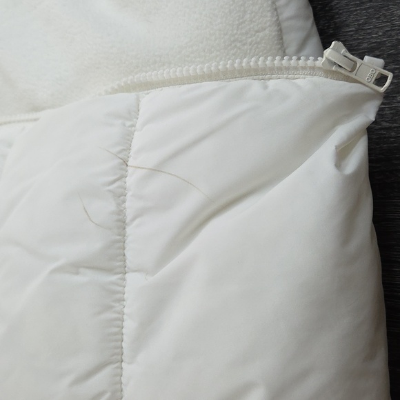 Old NAVY WOMANS Large PUFFER VEST.NYLON Polyester SEA Salt WHITE EUC - Picture 15 of 16